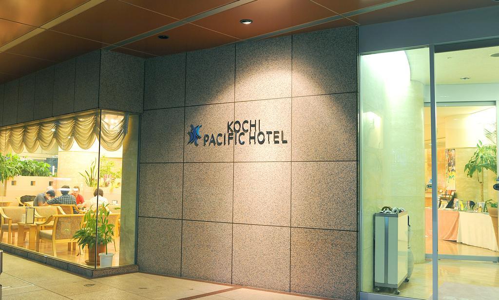 Kochi Pacific Hotel Bagian luar foto